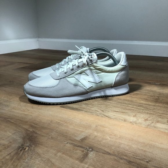 New Balance WL 220 Womens Sneaker sz 10 - Picture 3 of 8